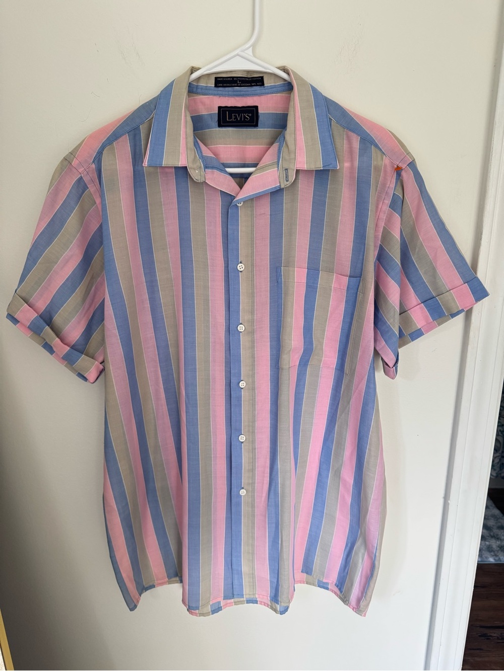 Vintage Levi's Striped Short Sleeve Button Up Shirt Pink Blue Tan Size Large